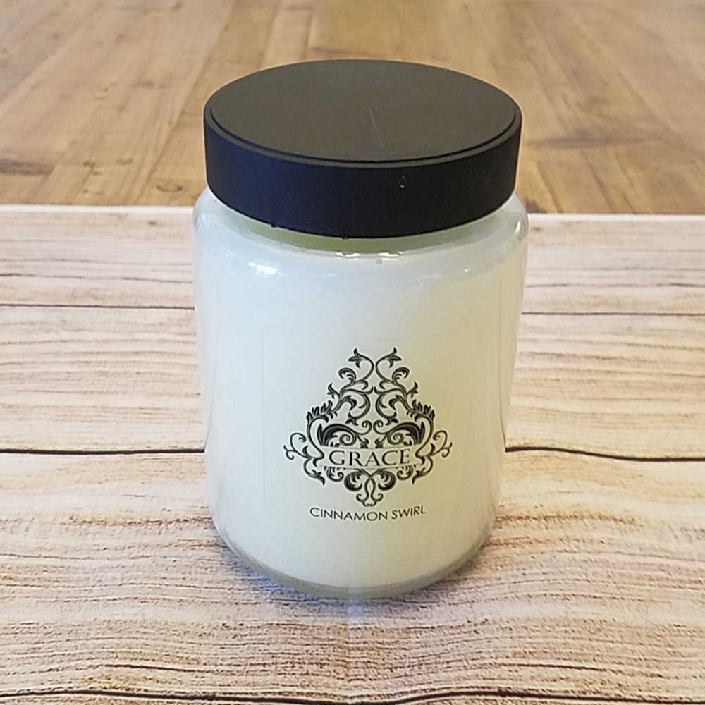 Brand New Cinnamon Swirl Candle 24 ounces